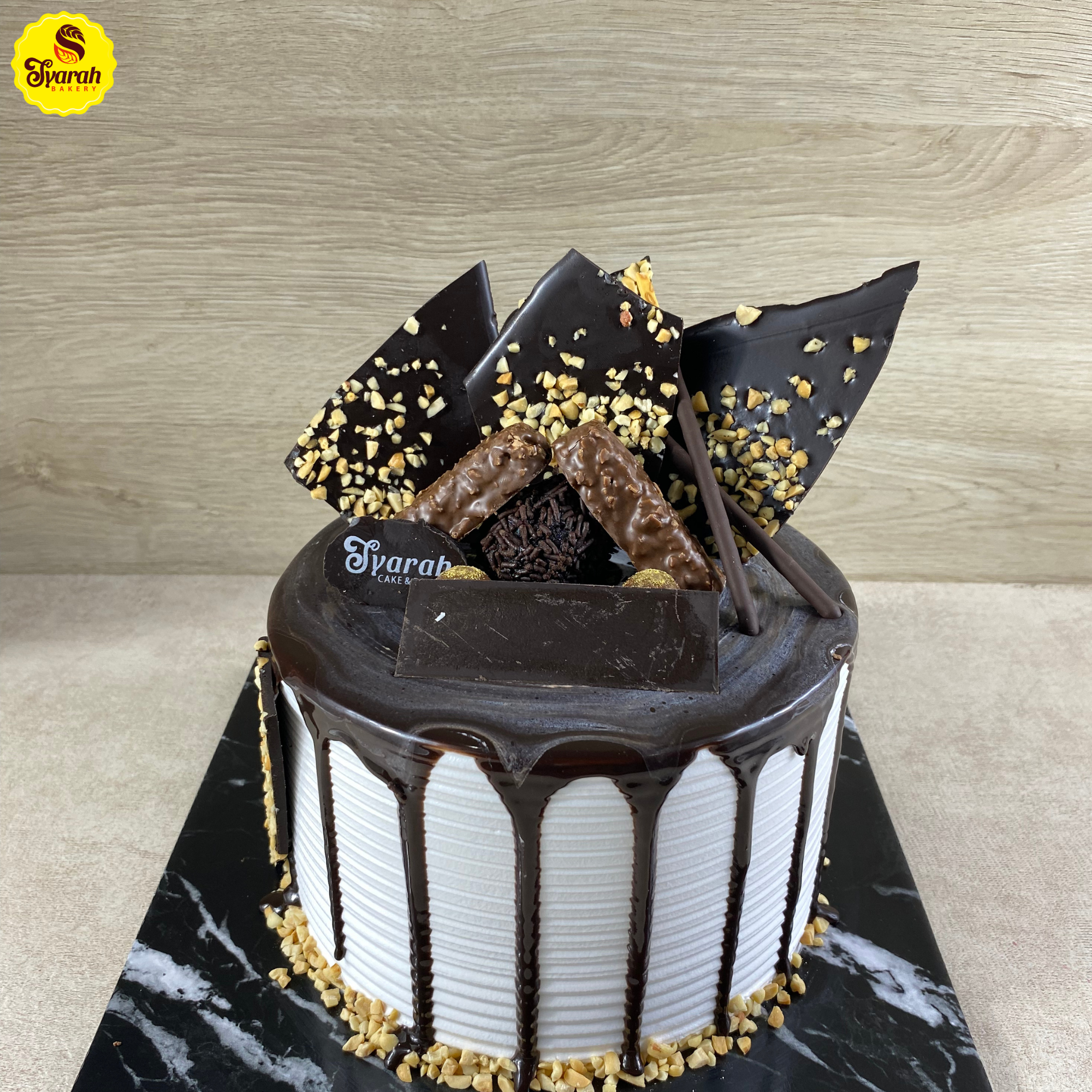 Round Cake Choco Nutty Rain